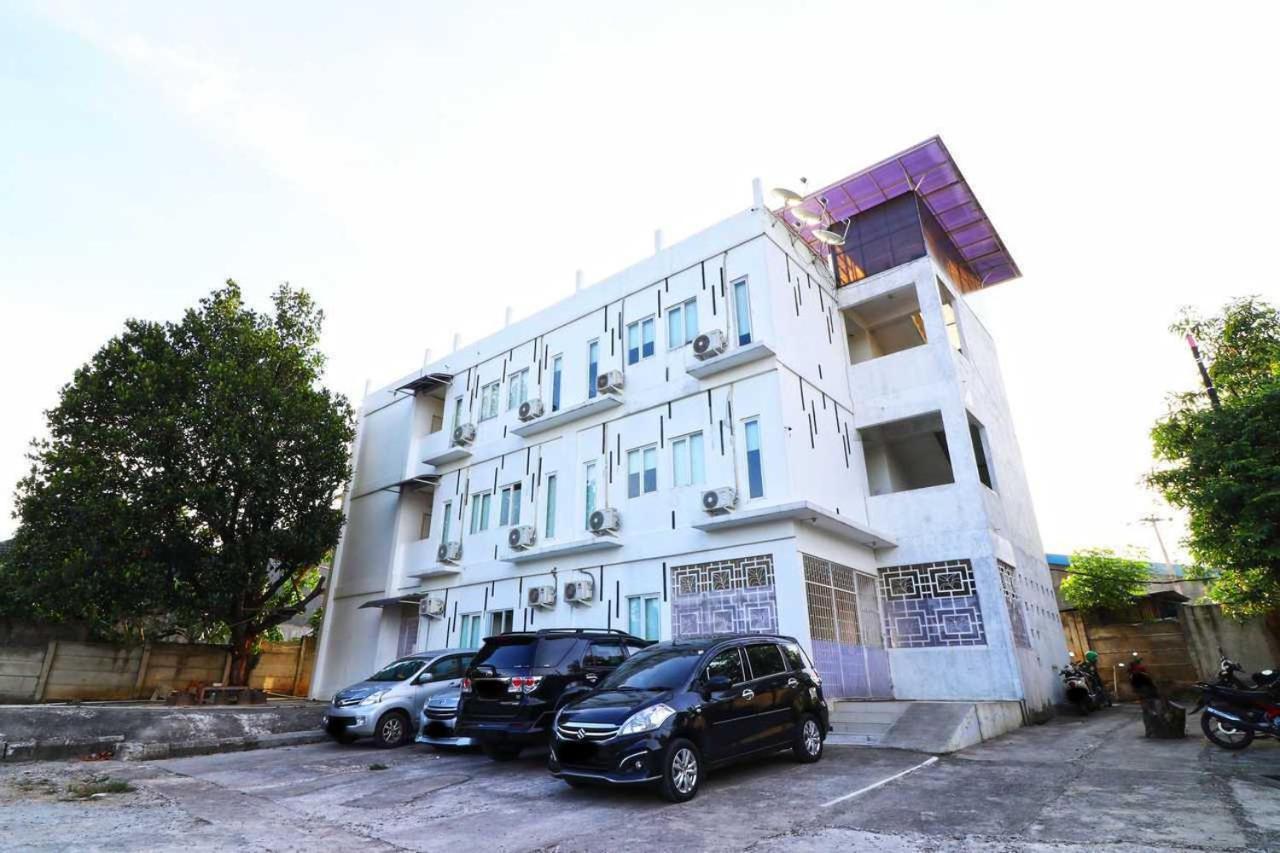 Rumah Kayu Manis Bintaro Jakarta Luaran gambar